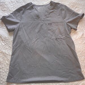 FIGS Women’s Cement Catarina One-Pocket Scrub Top; Size L